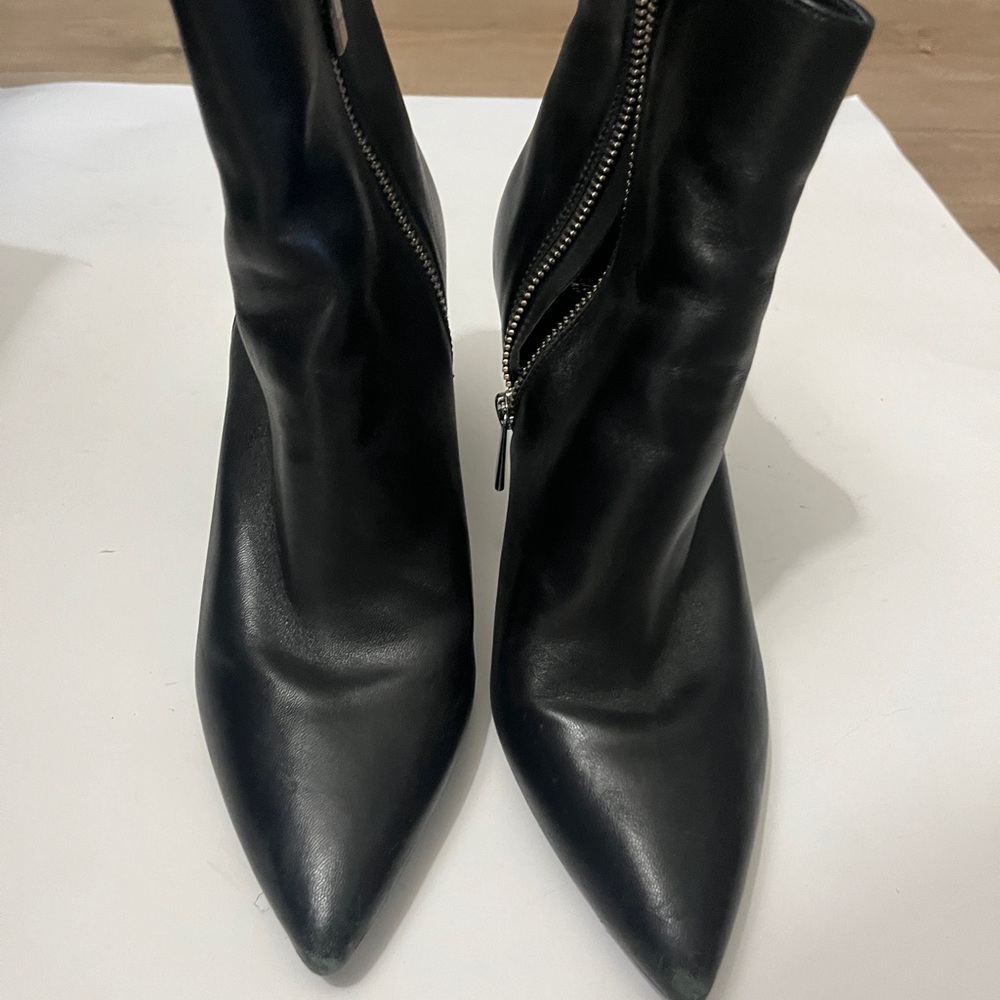 Michael Kors Black Pointed Leather Ankle Booties with Side Zip Size 8